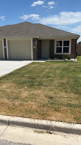 1st image of 807 Eastland Dr #B