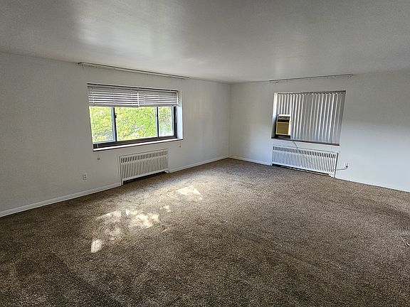 3rd image of 147 N Craig St #14400350