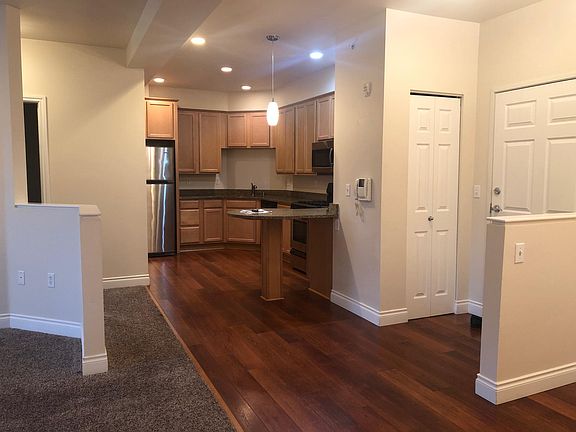4th image of 6934 Meadow St #306