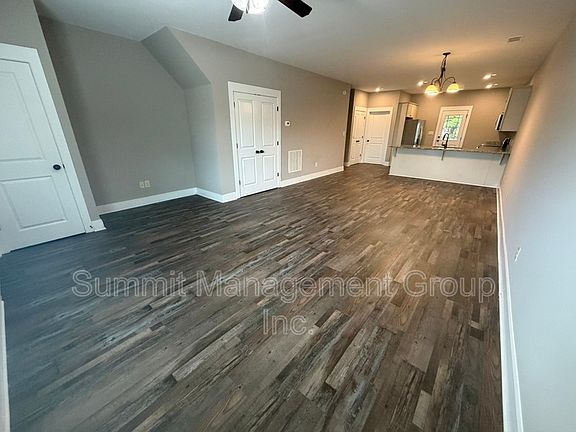 4th image of 860 S Harkness St Unit D