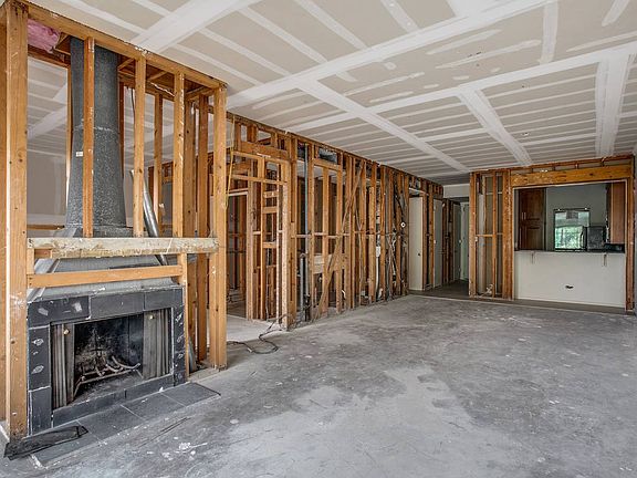 2nd image of 7707 Broadway St