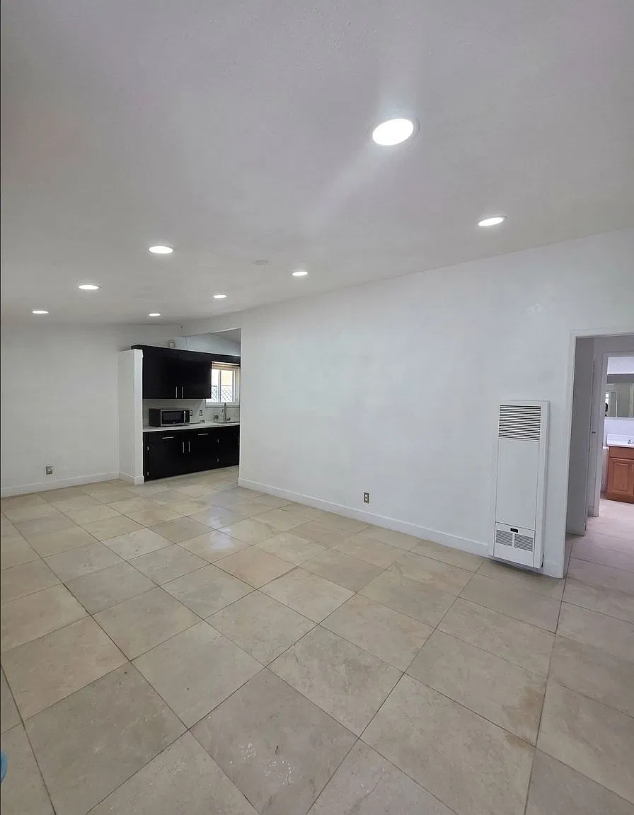 12402 Darnell St — Photo 3