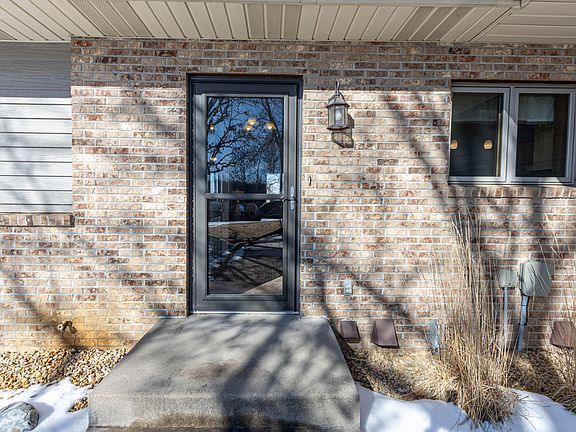 5th image of 2311 S Burgen Dr SE