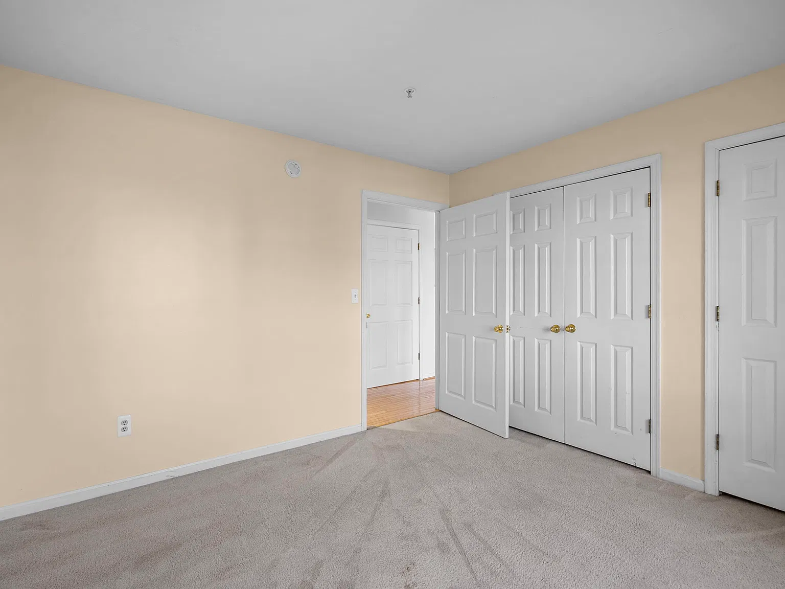 2 bed, 1069 sqft, $2,000 — Photo 4