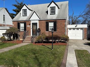 22933 129th Ave, Springfield Gardens, NY 11413