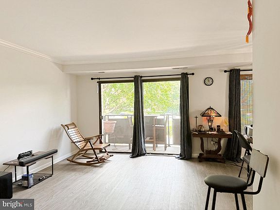 4th image of 6001 Arlington Blvd APT 310