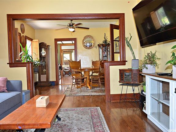 3rd image of 517 Bedford ROAD