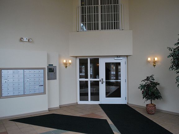 2nd image of 127 Hunt Club Dr