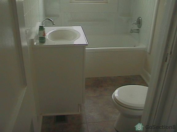 2nd image of 1105 N Parker Ave