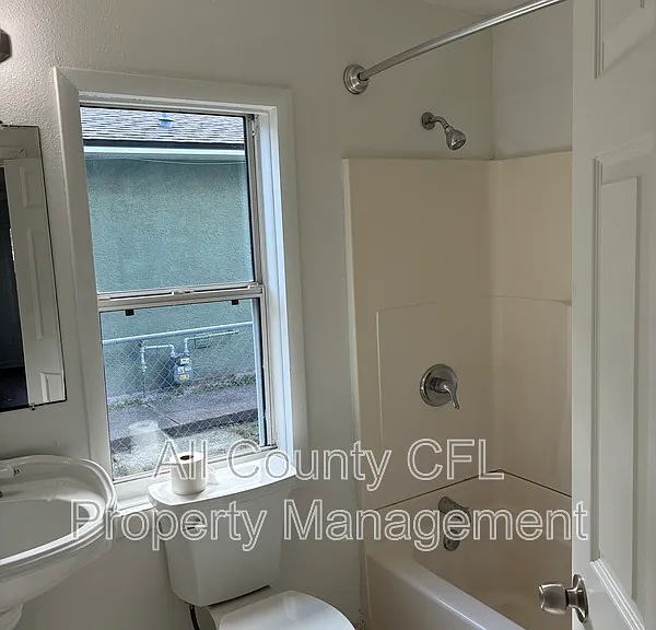 812 Marion St — Photo 23