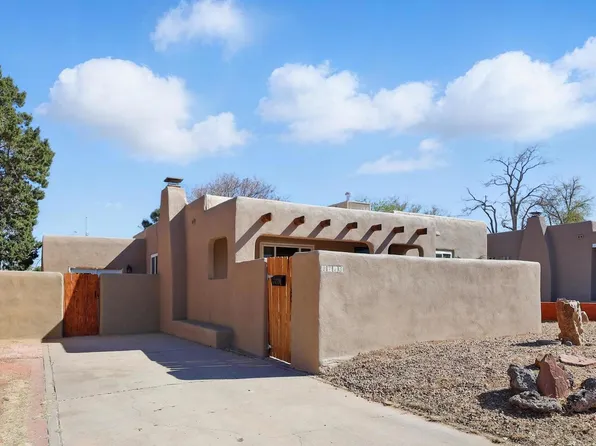 2715 Santa Cruz Ave SE, Albuquerque, NM 87106