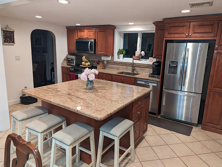 530 Shirley Ave — Photo 17