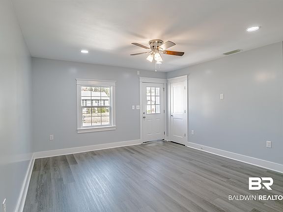 4th image of 300 2nd St
