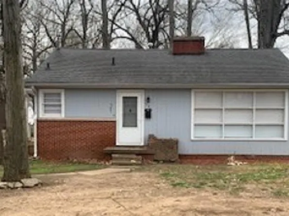 525 Joe Clifton Dr, Paducah, KY 42001