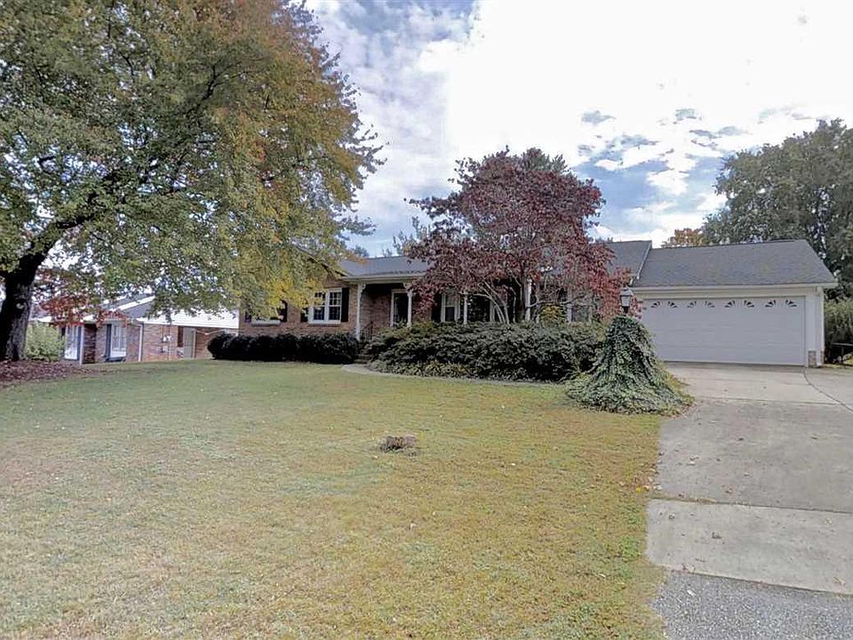 1st image of 324 Mimosa Dr