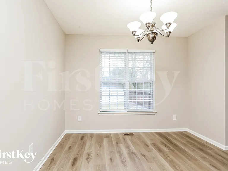105 Lisa Cir — Photo 5