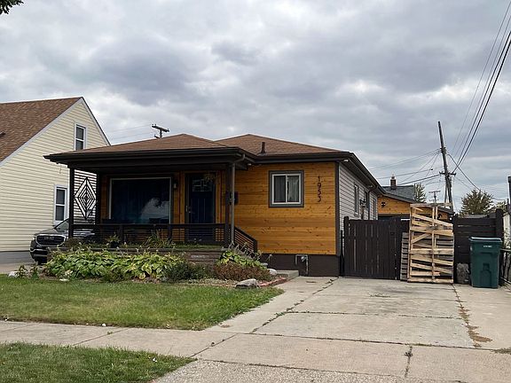 2nd image of 1953 Charter St