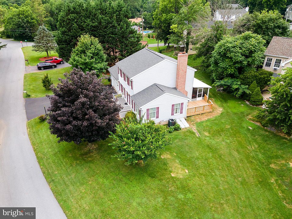 1st image of 805 Mulberry Dr