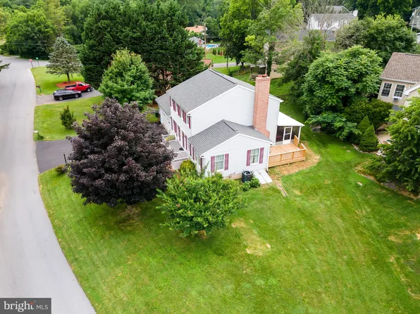 805 Mulberry Dr, Martinsburg, WV 25401