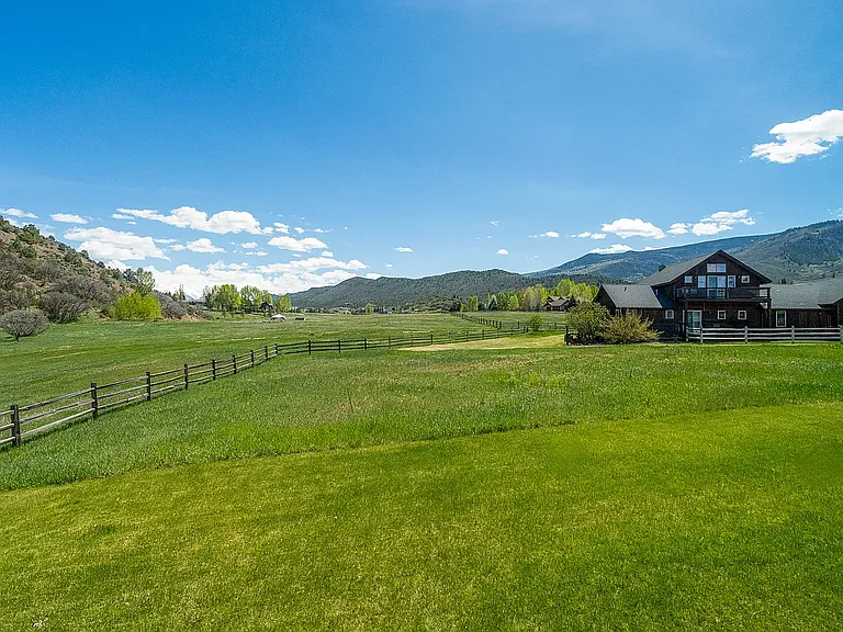 13 Laird Ln — Photo 44