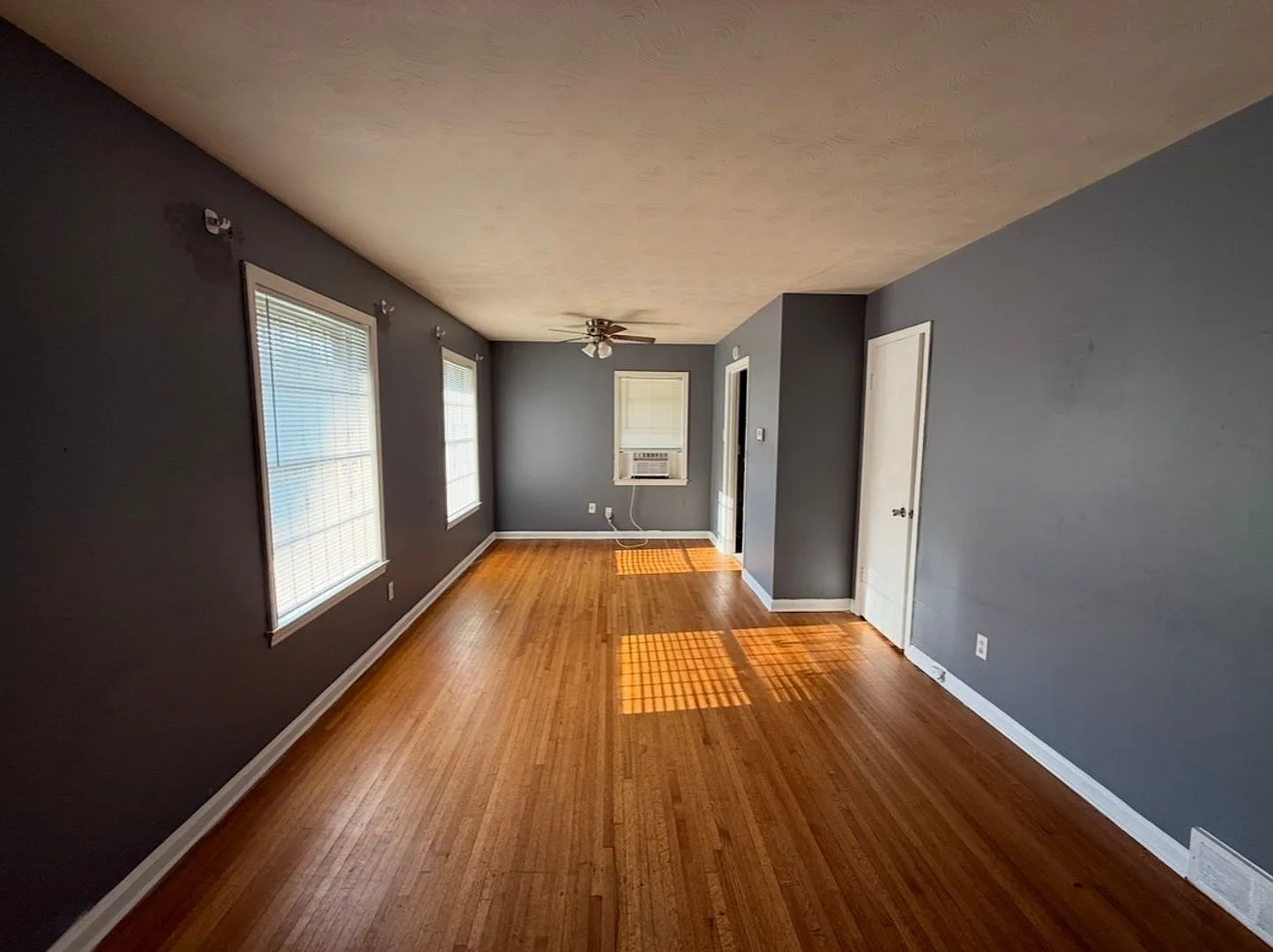 Beautiful 3-Bedroom Home Ready for Move-In — Photo 3