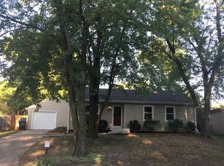 2704 Rawhide Ln, Lawrence, KS 66046