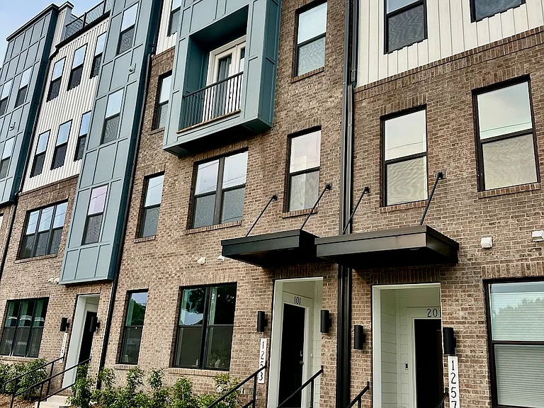 1253 S Blount St #201 — Photo 25