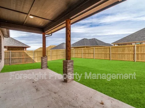 2902 Orchid Dr, Sherman, TX 75092
