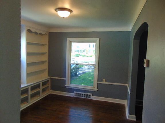 5th image of 14813 Grandville Ave