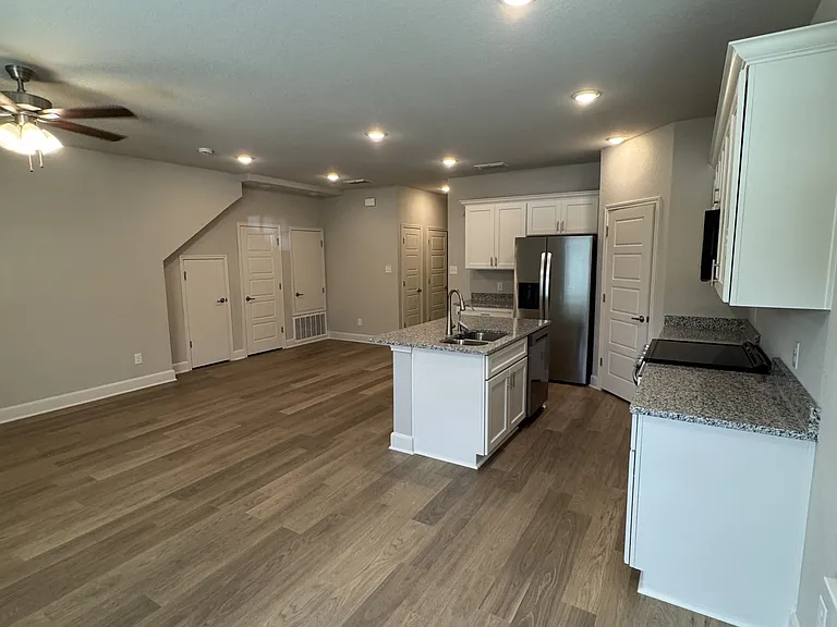 7219 Magnolia Vlg #201 — Photo 25