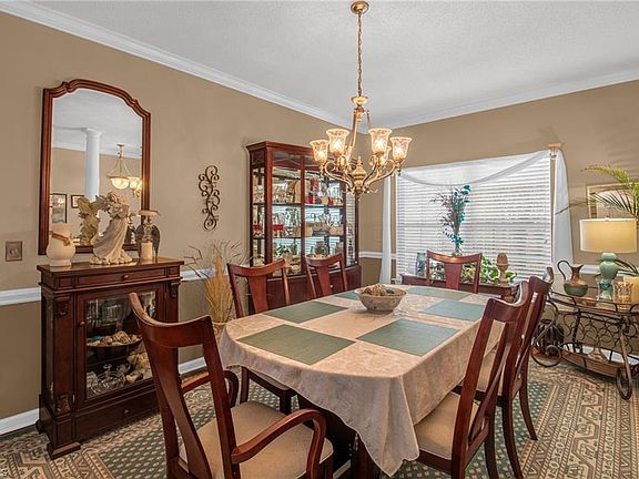 5th image of 157 Calvin St