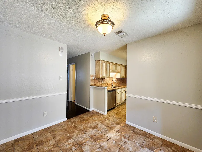 17742 Kings Park Ln — Photo 8