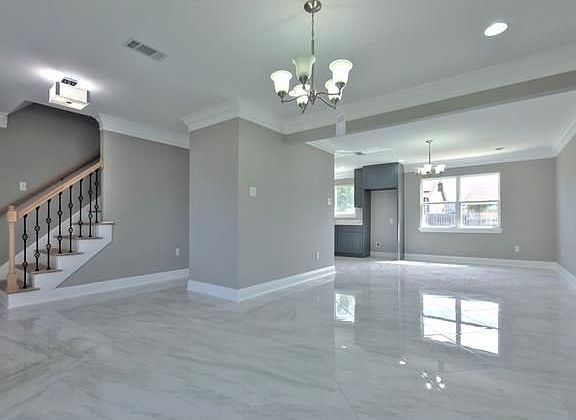 4th image of 7141 Queensway Dr
