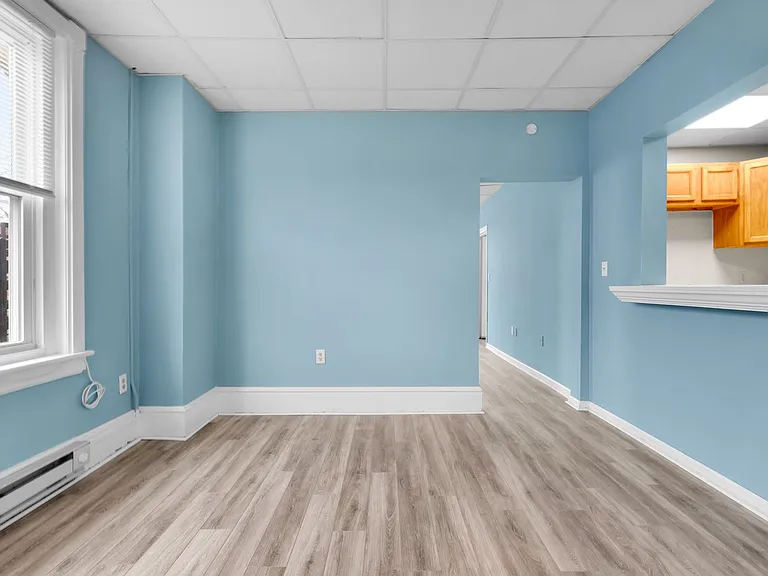 540 Seneca St — Photo 6