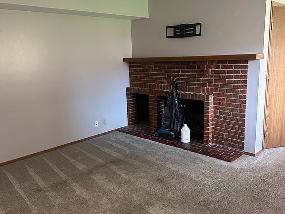 3rd image of 5527 S 31st St APT 4