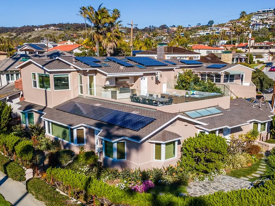 8405 El Paseo Grande