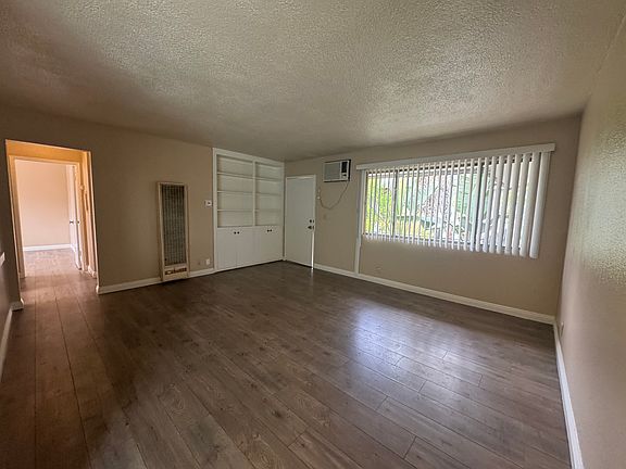 5th image of 616 Abbey Ln APT 4