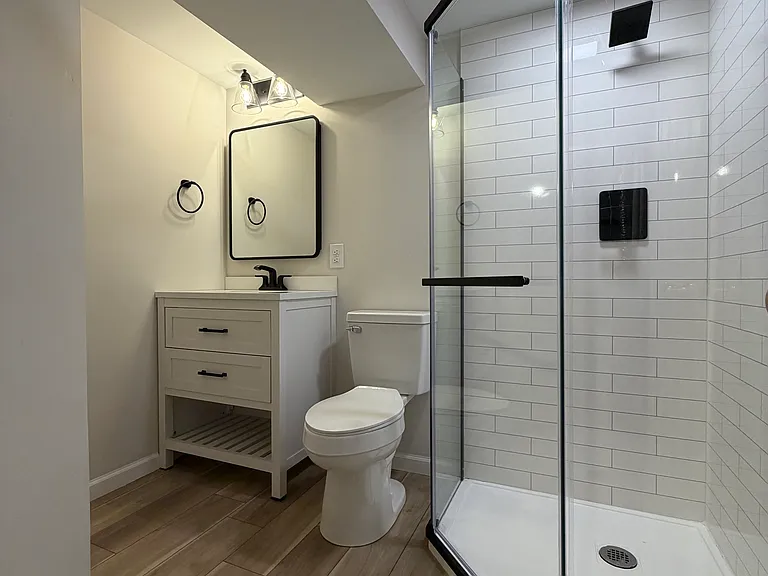 464 Quan Ave — Photo 12