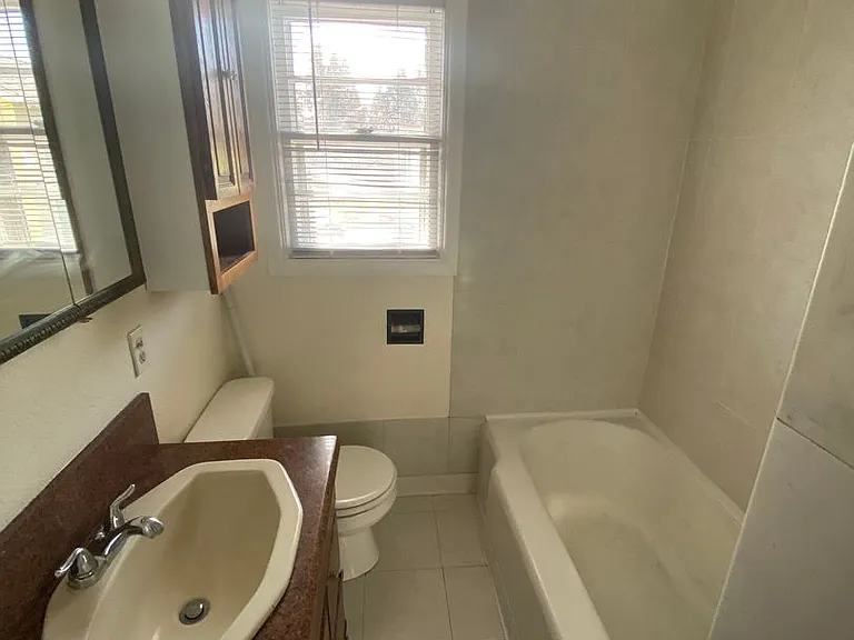 710 Hood Ave — Photo 5