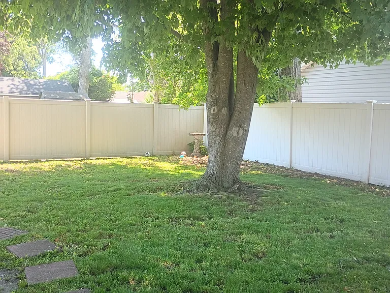 Greeley Ave — Photo 12