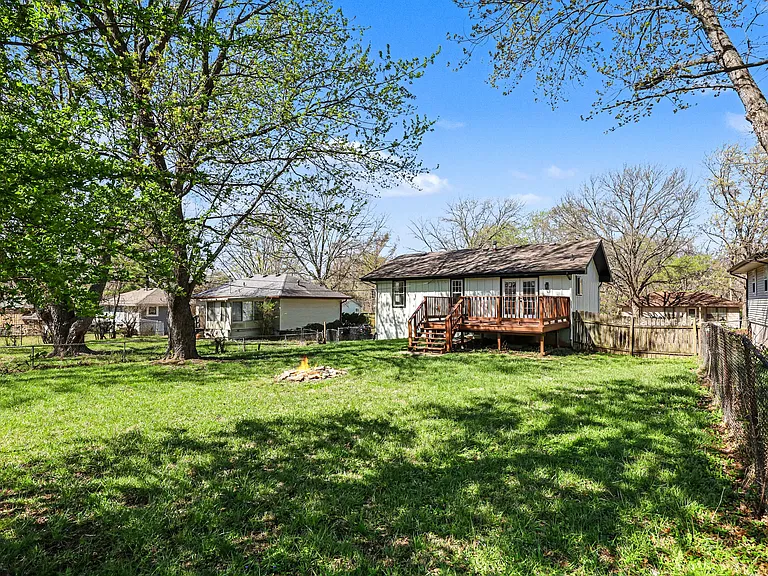 11939 Smalley Ave — Photo 38