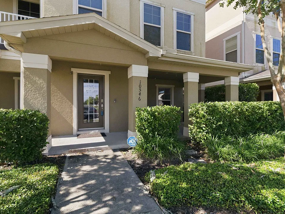 10546 Green Ivy Ln