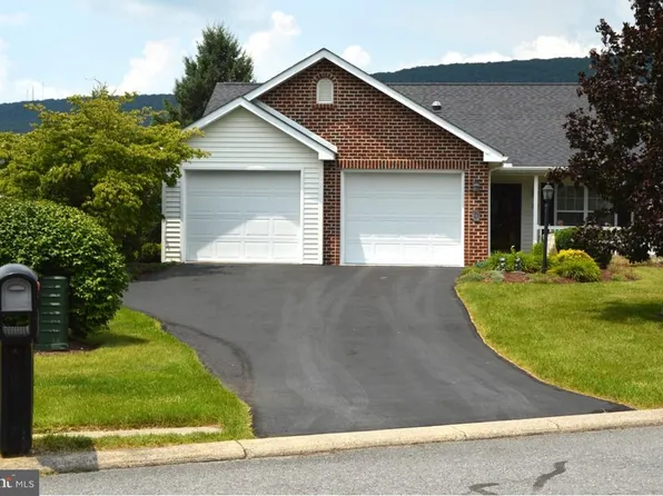 125 Penns Ct, Centre Hall, PA 16828