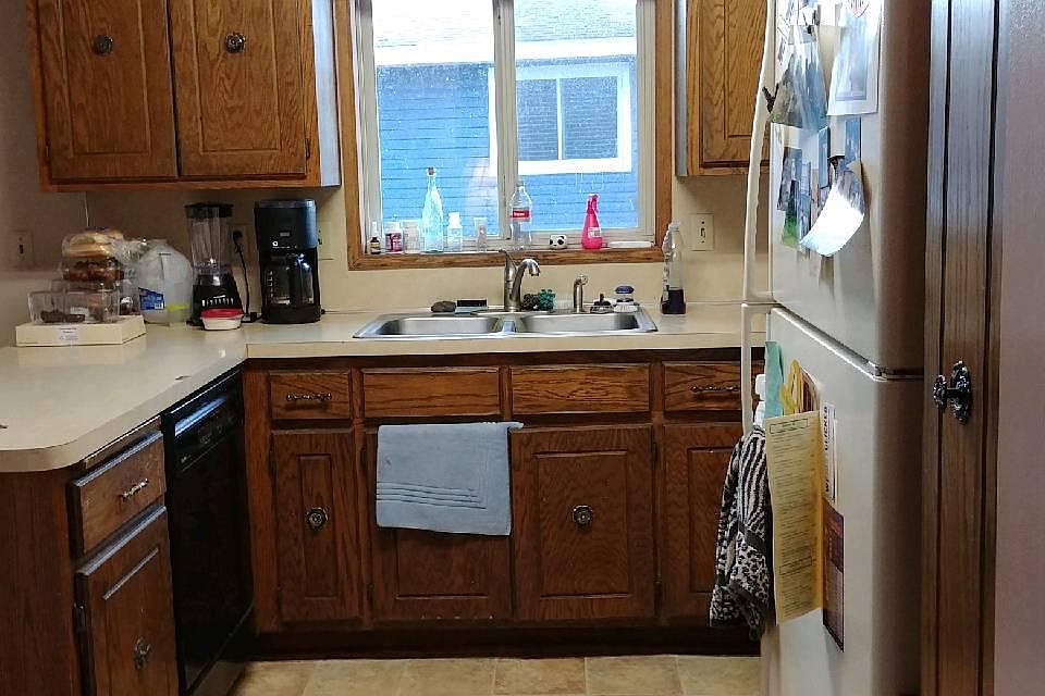 this is 2018.. new faucet, dw, fridge, flooring as of 4/25