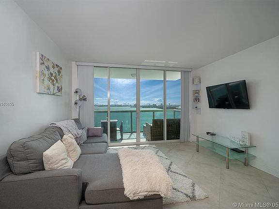 5th image of 1800 N Bayshore Dr APT 1903