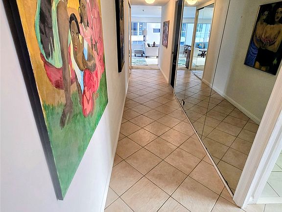 3rd image of 2969 Kalakaua Ave APT 401