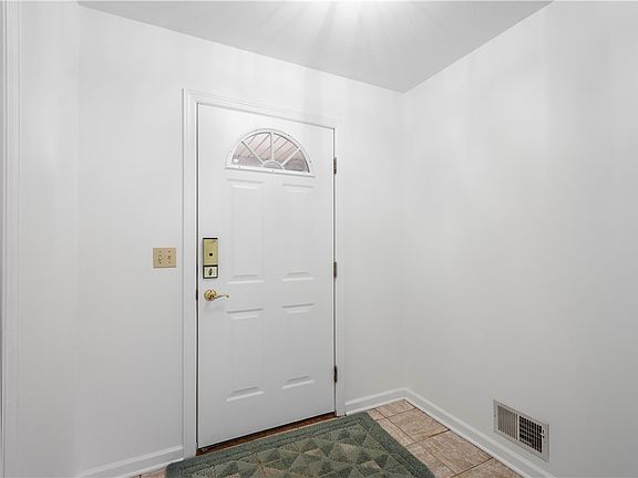 4th image of 5132 Cedar Hills Blvd