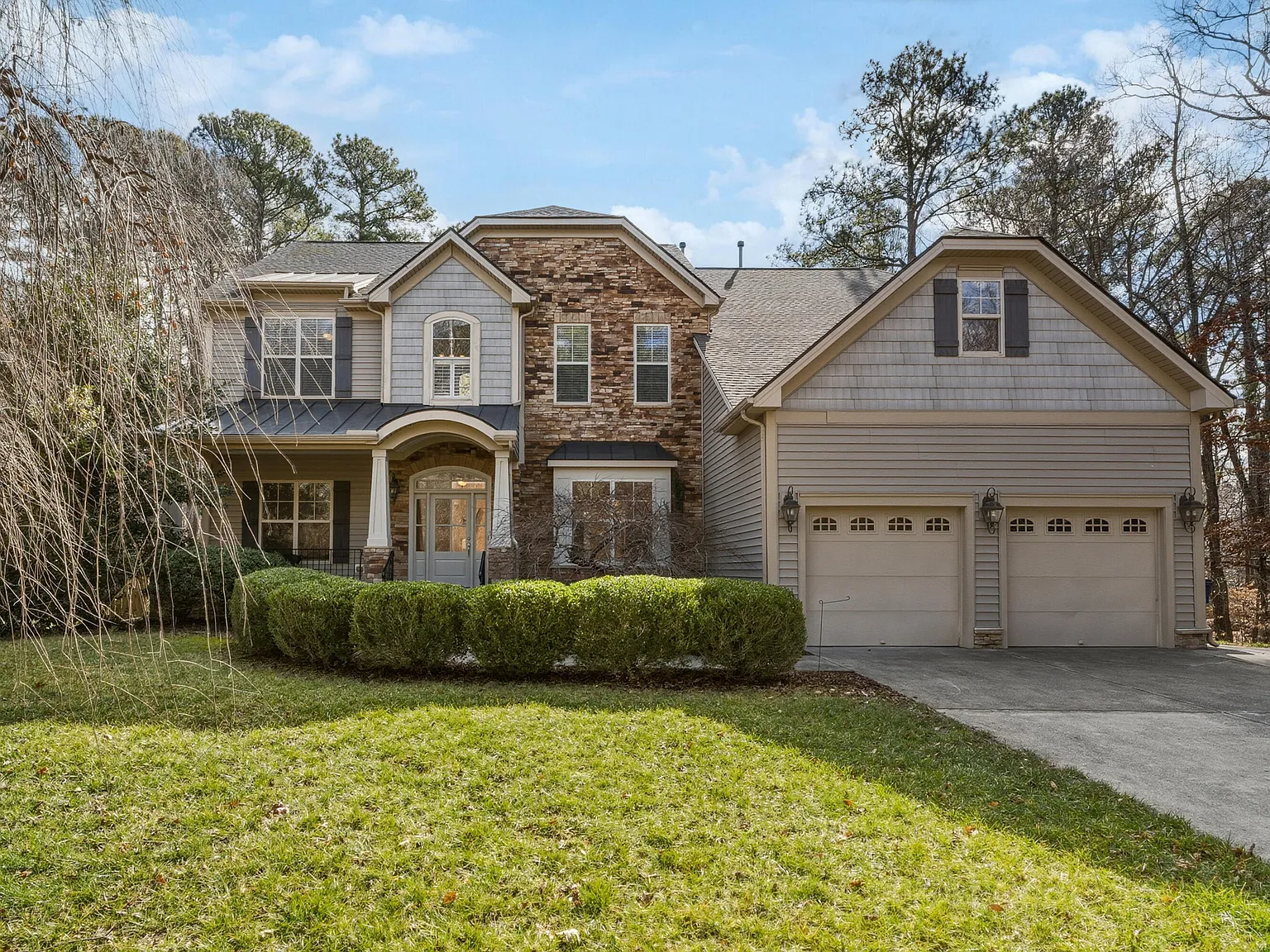 5 bed, 4.0 bath, 4300 sqft, $3,500 — Photo 1