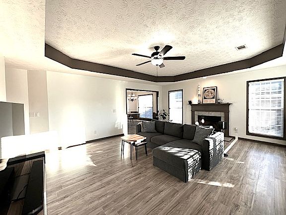 5th image of 42 Brentwood Dr