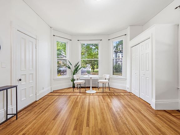 5th image of 62 Cypress St #1